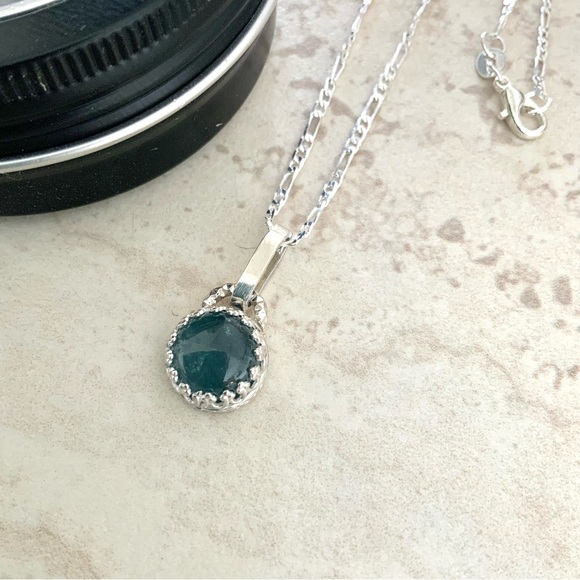 Dainty Deep blue aquamarine pendant. - Picture 2 of 10
